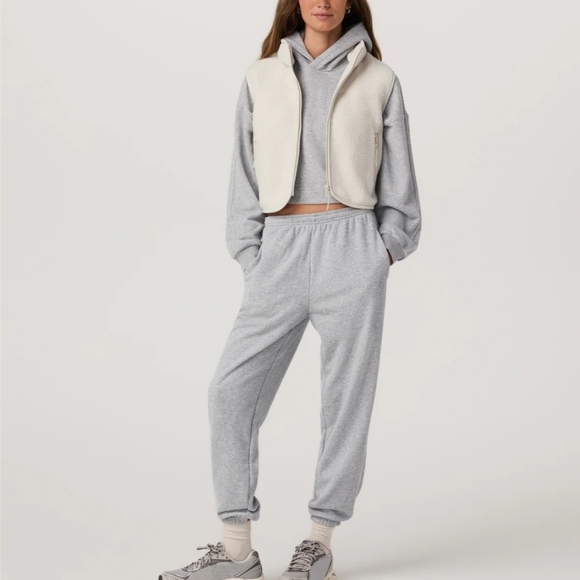 Vuori - (Bone) Fleece Cropped Vest Size Large - Picture 9 of 10